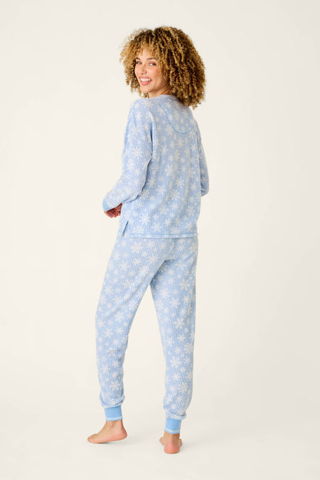 Ski Jammie Classics Snowflake Print Long Sleeve Pajama Set