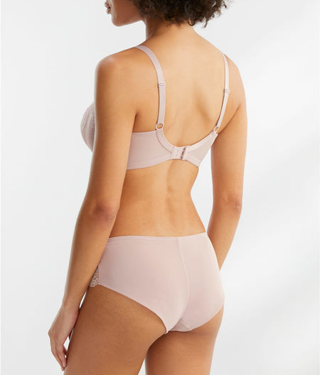 Ana Brief